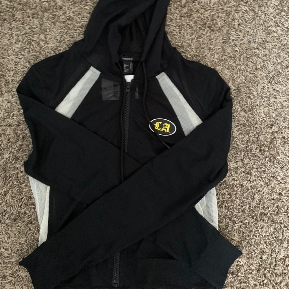 Black mesh forever 21 zip up jacket🖤